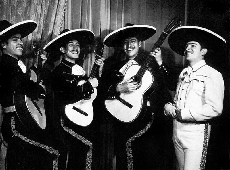 José Alfredo y su grupo musical "Los Rebeldes"