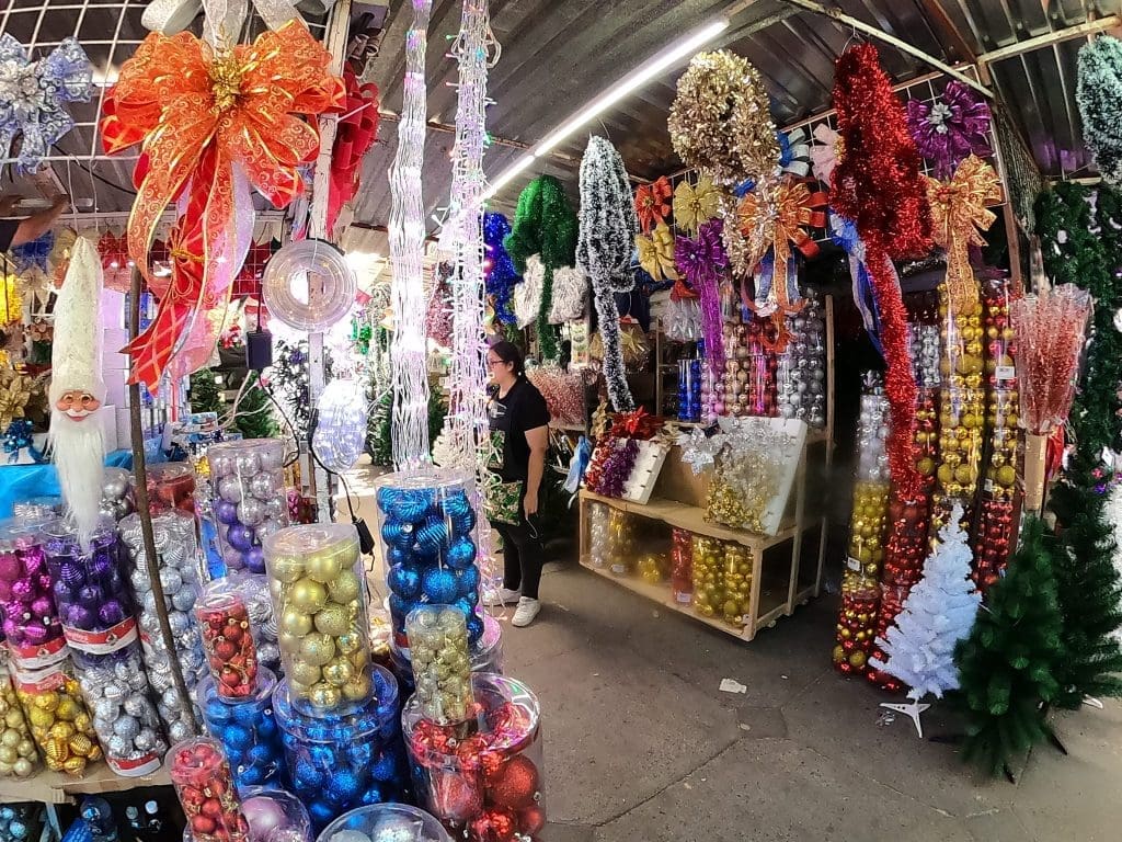 Temporada navideña en el mercado San Juan de Dios
