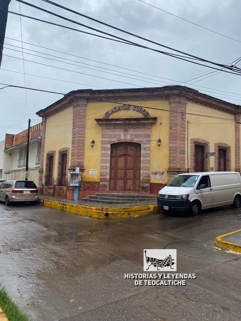 Fotografía actual, fachada de la plaza de toros El Renacimiento