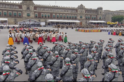 desfile conmemorativo en la Ciudad de México bajo el nuevo mandato presidencial de Claudia Sheinbaum