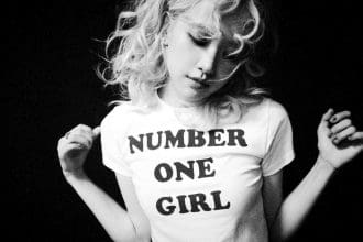 Rosé presenta number one girl, un emotivo llamado a ser la primera opción romántica