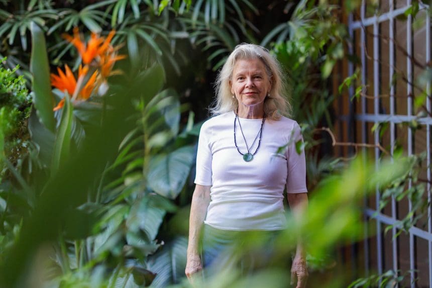 La filántropa estadounidense Kristine Tompkins posa durante una entrevista con EFE en Buenos Aires (Argentina). EFE/ Juan Ignacio Roncoroni