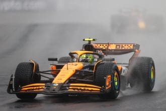 El británico Lando Norris de McLaren compite en la clasificación en el Gran Premio de Sao Paulo de la Fórmula Uno, en el circuito de Interlagos en Sao Paulo (Brasil). EFE/ André Coelho