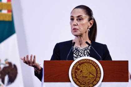 La presidenta de México Claudia Sheinbaum, habla este martes durante una rueda de prensa en Palacio Nacional de la Ciudad de México (México). EFE/Sáshenka Gutiérrez