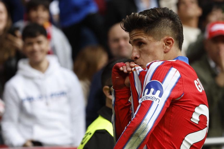 - El centrocampista del Atlético de Madrid Giuliano Simeone celebra su gol ante Las Palmas durante el partido de Liga disputado este domingo en el Metropolitano. EFE/Chema Moya
