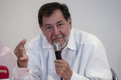 Fernández Noroña acusó a ciertos consejeros del INE de ignorar estas disposiciones y de actuar fuera de sus atribuciones al detener el proceso electoral, lo que calificó como un intento de desacreditar la democratización del Poder Judicial mexicano. Archivo. EFE/Miguel Sierra