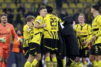 Los jugadores del Dortmund celebran un gol durante el partido de la UEFA Champions League league que han jugado Borussia Dortmund y SK Sturm Graz, en Dortmund, Alemania. EFE/EPA/CHRISTOPHER NEUNDORF