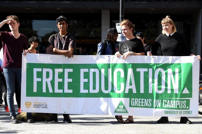 Una fotografía de archivo de una protesta a favor de la gratuidad de la educación en Australia. EPA/PAUL MILLER AUSTRALIA AND NEW ZEALAND OUT[AUSTRALIA AND NEW ZEALAND OUT]