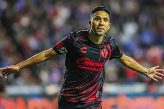 Emanuel Reynoso de Tijuana celebra un gol este miércoles, durante el partido de ida de los cuartos de final del torneo Apertura 2024 de la Liga MX entre Tijuana y Cruz Azul, en el estadio Caliente en Tijuana, Baja California (México). EFE/ Alejandro Zepeda