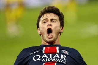 Joao Neves, del Paris Saint Germain celebra el 1-0 durante el partido de la Liga francesa contra el Toulouse FC en Paris EFE/EPA/Mohammed Badra