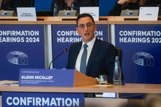 Glenn Micallef, comisario europeo designado para la Equidad Intergeneracional, Juventud, Cultura y Deporte, asiste a su audiencia de confirmación ante los comités del Parlamento Europeo en Bruselas, Bélgica, el 04 de noviembre de 2024. (Bélgica, Bruselas) EFE/EPA/OLIVIER HOSLET