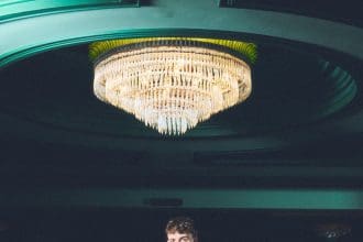 Fotografía cedida por Alex Cascallana del rapero español Quevedo, de 22 años, y nominado por Mejor Canción Urbana de los premios Latin Grammy. Quevedo, el cantante que más discos vendió en España en 2023, se sumará a la extensa lista de artistas que actuarán en la entrega de los premios Latin Grammy, que tendrán lugar el próximo 14 de noviembre en Miami (EE.UU.), indicó este lunes la organización. EFE/ Alex Cascallana