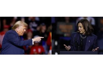 Combo de fotografías que muestra a la vicepresidenta estadounidense y candidata demócrata a la Casa Blanca, Kamala Harris (d), y al exmandatario republicano Donald Trump (2017-2021), durante reuniones con seguidores el pasado fin de semana en Milwaukee y East Lansing (EE.UU.). EFE/Jeffrey Phelps y CJ Gunther