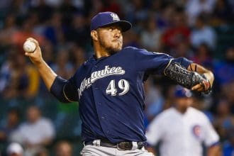 Yovani Gallardo recibió este nombramiento gracias a su brillante carrera en la Major League Baseball (MLB) en la que destacó con los Cerveceros de Milwaukee, los Rangers de Texas, los Orioles de Baltimore, los Marineros de Seattle y los Rojos de Cincinnati. Archivo. EFE/Tannen Maury