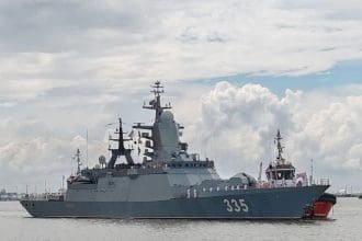 Buques de la Marina rusa participan del 4 al 8 de noviembre en unas maniobras navales con Indonesia en el Puerto de Surabaya el domingo 3 de noviembre de 2024 en Yakarta. Las fuerzas navales de Indonesia y Rusia iniciaron este lunes en aguas indonesias sus primeras maniobras navales conjuntas en medio del acercamiento diplomático del nuevo presidente indonesio, Prabowo Subianto, a Moscú dentro de su política de no alineación.-EFE/ Embajada de Rusia en Indonesia ***SOLO USO EDITORIAL/SOLO DISPONIBLE PARA ILUSTRAR LA NOTICIA QUE ACOMPAÑA (CRÉDITO OBLIGATORIO)***