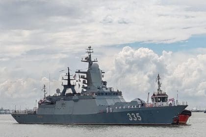 Buques de la Marina rusa participan del 4 al 8 de noviembre en unas maniobras navales con Indonesia en el Puerto de Surabaya el domingo 3 de noviembre de 2024 en Yakarta. Las fuerzas navales de Indonesia y Rusia iniciaron este lunes en aguas indonesias sus primeras maniobras navales conjuntas en medio del acercamiento diplomático del nuevo presidente indonesio, Prabowo Subianto, a Moscú dentro de su política de no alineación.-EFE/ Embajada de Rusia en Indonesia ***SOLO USO EDITORIAL/SOLO DISPONIBLE PARA ILUSTRAR LA NOTICIA QUE ACOMPAÑA (CRÉDITO OBLIGATORIO)***