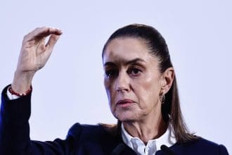 La presidenta de México Claudia Sheinbaum, habla este viernes durante una rueda de prensa en Palacio Nacional en la Ciudad de México (México). EFE/Sáshenka Gutiérrez