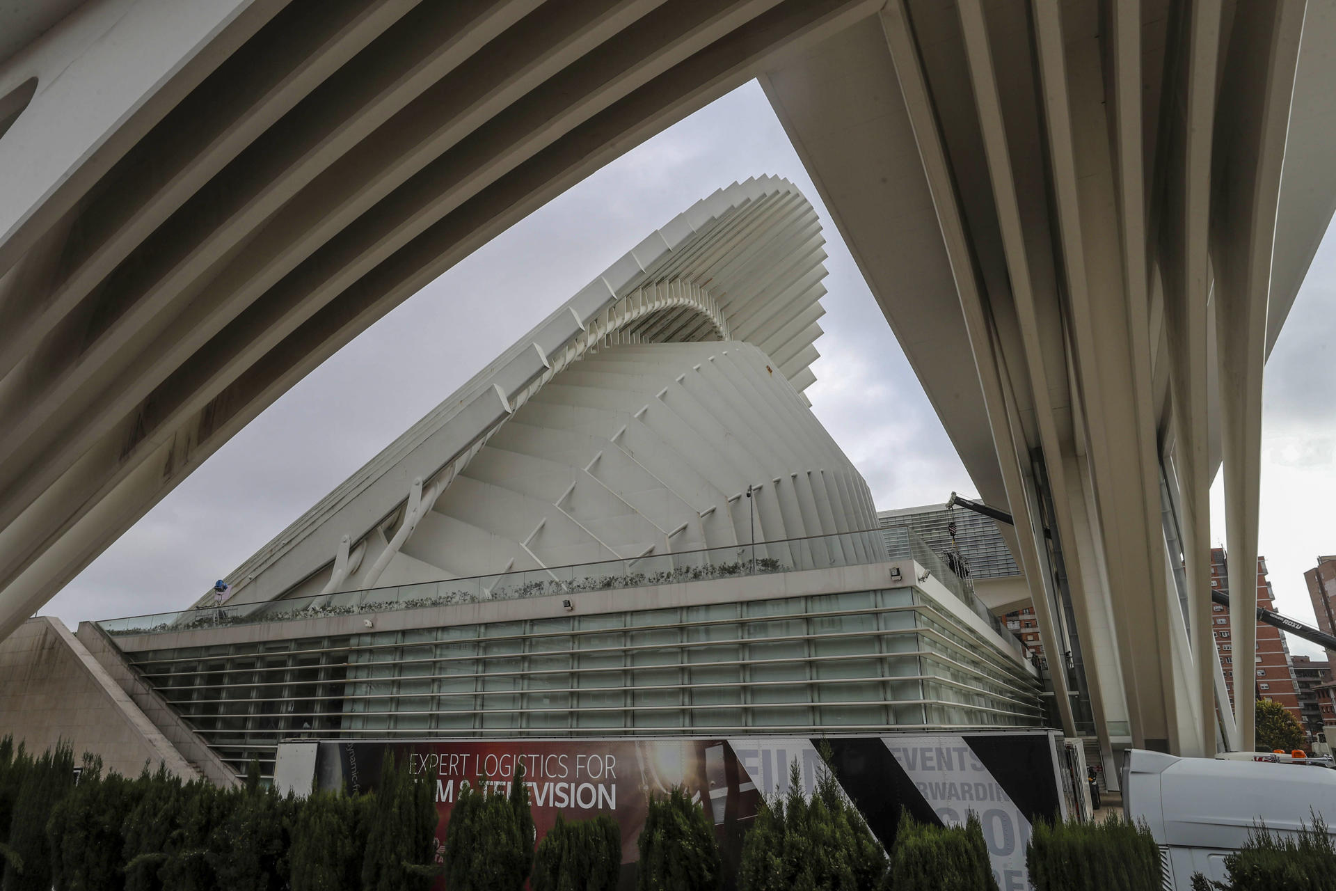 Palacio de Exposiciones y Congresos Ciudad de Oviedo (España), donde ha comenzado el rodaje de 'The Fantastic Four: First Steps'. EFE/ J.L. Cereijido