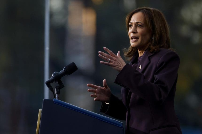La vicepresidenta estadounidense, Kamala Harris. EFE/SHAWN THEW