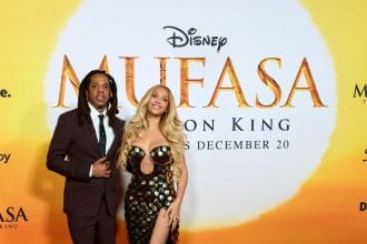 Foto de archivo de los cantantes Jay-Z (i) y Beyonce (d) en el prestreno de la película 'Mufasa: el rey león' en el Dolby Theater de Los Angeles, California, Estados Unidos. EFE/ Allison Dinn