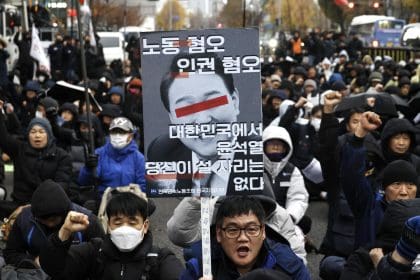 Protesta contra el presidente de Corea del Sur, Yoon Suk-yeol, este 5 de diciembre en Seul. EFE/EPA/JEON HEON-KYUN