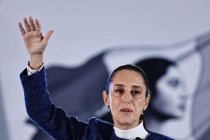 La presidenta de México, Claudia Sheinbaum, participa en una rueda de prensa este viernes, en Palacio Nacional de la Ciudad de México (México). EFE/Sásehanka Gutiérrez