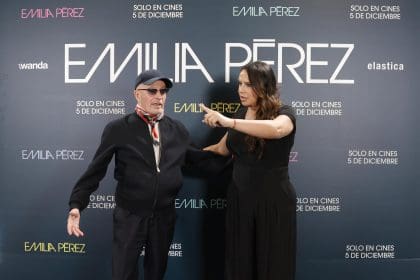 Fotografía de archivo del pasado 28 de noviembre del cineasta Jacques Audiard y la actriz Karla Sofía Gascón, última Palma de Oro a la Mejor Interpretación Femenina en el pasado festival de Cannes, durante la presentación en España de la película 'Emilia Pérez', en Madrid. EFE/ Zipi Aragón
