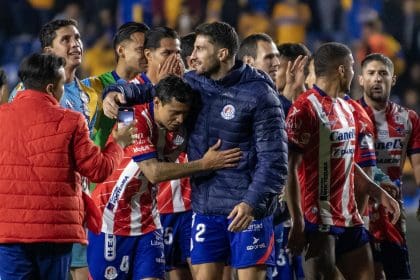 Jugadores de San Luis durante un partido en el estadio Universitario en Monterrey (México). EFE/ Miguel Sierra
