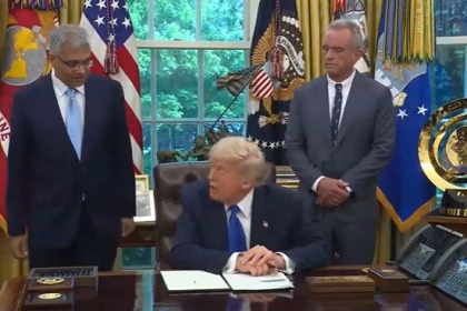 Trump anunciará aranceles a productos farmacéuticos
