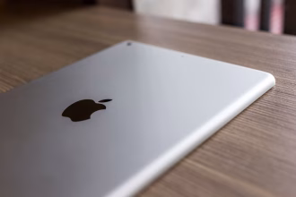 Apple paga 95 mdd por espionaje de Siri