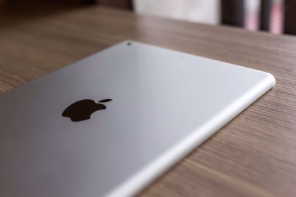 Apple paga 95 mdd por espionaje de Siri