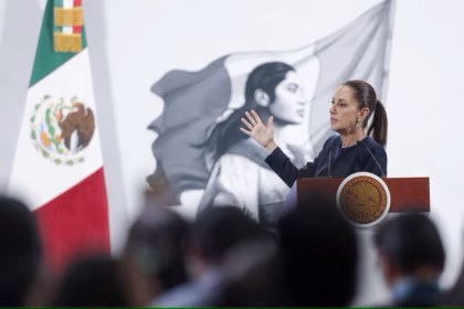 Sheinbaum anuncia aumento salarial de 9% a maestros y maestras
