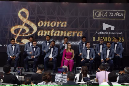 Integrantes de la Sonora Santanera, participan este martes durante una rueda de prensa en Ciudad de México (México). EFE/ Sáshenka Gutiérrez