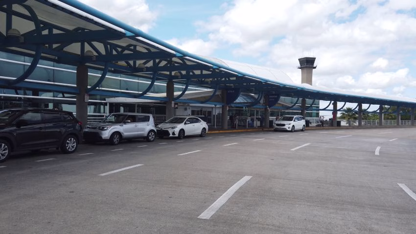 Aeropuerto de Jacksonville reabre sus puertas