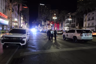 Fotografía de archivo de un grupo de vehículos y agentes de la Policía en Nueva Orleans (Luisiana, EE.UU.). EFE/Octavio Guzmán