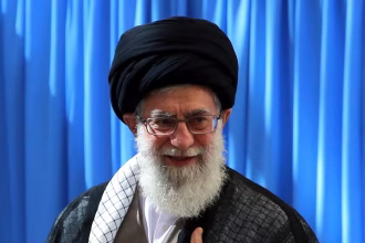 El líder supremo de Irán, Ali Jameneí, en una foto de archivo. EFE/Khamenei Official Website / Hnad
