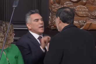 Escriben corrido a ‘Alito’ Moreno contra Fernández Noroña