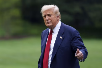 El presidente de Estados Unidos, Donald Trump, este viernes en Washington. EFE/EPA/WILL OLIVER
EFE/EPA/WILL OLIVER