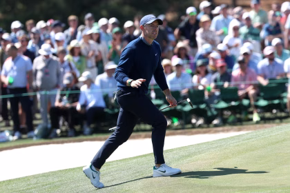 Rory McIlroy, de Irlanda del Norte, se acerca al Green del hoyo 18 en la primera ronda del torneo Masters 2026 en Augusta, Georgia, EE. UU. EFE/EPA/CHRIS TORRES